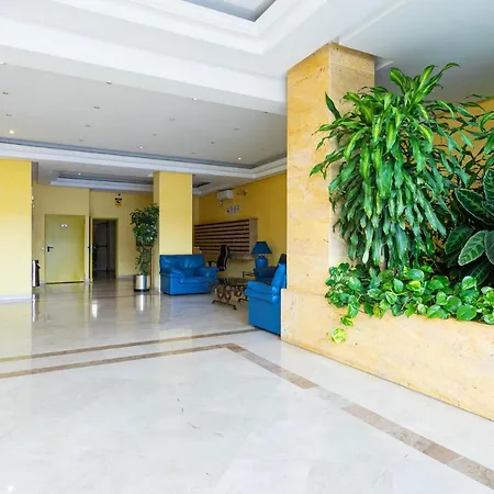Puerto Banus, Marina Banus, 2br, 2bth, Pool, Parking, Marbella, 2h * Marbella