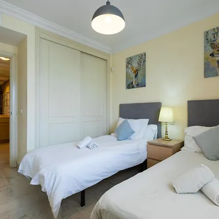 Puerto Banus, Marina Banus, 2br, 2bth, Pool, Parking, Marbella, 2h * Marbella