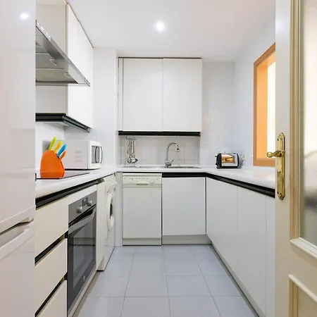 Puerto Banus, Marina Banus, 2br, 2bth, Pool, Parking, Marbella, 2h Marbella