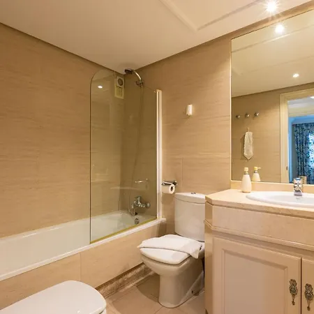 Puerto Banus, Marina Banus, 2br, 2bth, Pool, Parking, Marbella, 2h Marbella